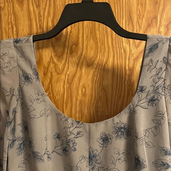 House of Harlow size Medium Floral Print Sheer Gray Top - Picture 2 of 9